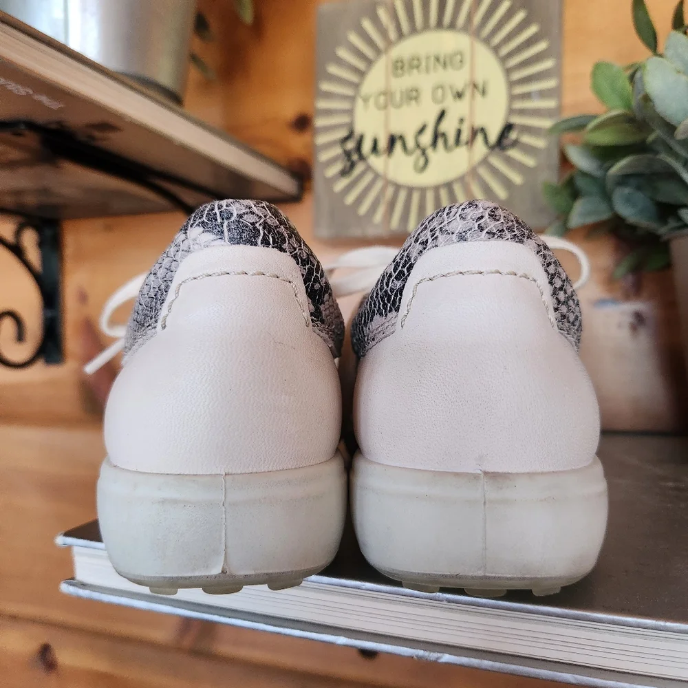 ECCO Soft‎ Bone White Snake Pebbled Leather Comfort Sneakers Walking Shoes Sz 36